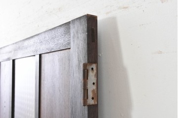 アンティーク建具　昭和初期　大正ロマン　繊細な模様が浮かぶプレスガラス入りの木製ドア1枚　(R-086593)