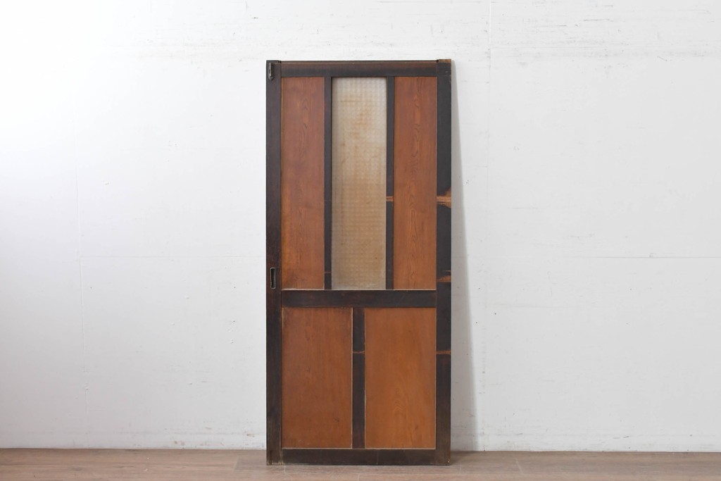 アンティーク建具　昭和初期　大正ロマン　異なる木色のコントラストが目を引く引き戸1枚　(R-086594)