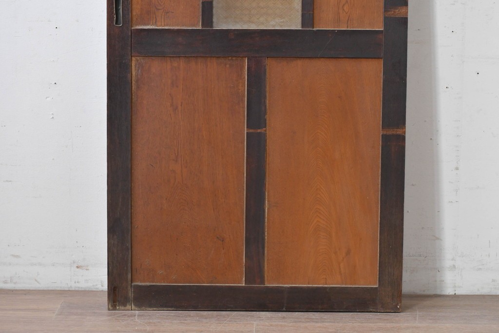 アンティーク建具　昭和初期　大正ロマン　異なる木色のコントラストが目を引く引き戸1枚　(R-086594)