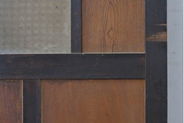 アンティーク建具　昭和初期　大正ロマン　異なる木色のコントラストが目を引く引き戸1枚　(R-086594)