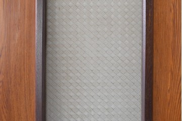 アンティーク建具　昭和初期　大正ロマン　異なる木色のコントラストが目を引くドア1枚　(R-086595)