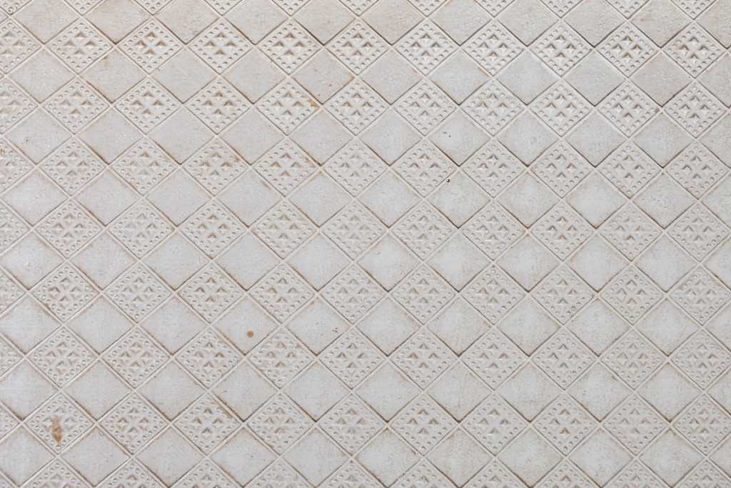 アンティーク建具　昭和初期　大正ロマン　異なる木色のコントラストが目を引くドア1枚　(R-086595)