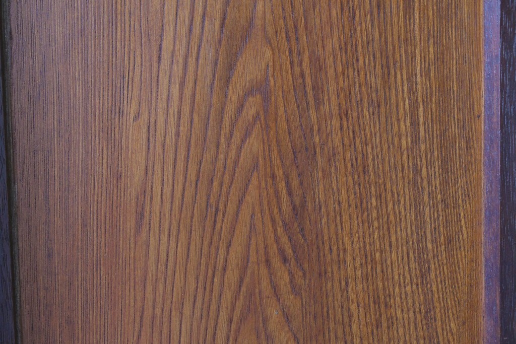 アンティーク建具　昭和初期　大正ロマン　異なる木色のコントラストが目を引くドア1枚　(R-086595)