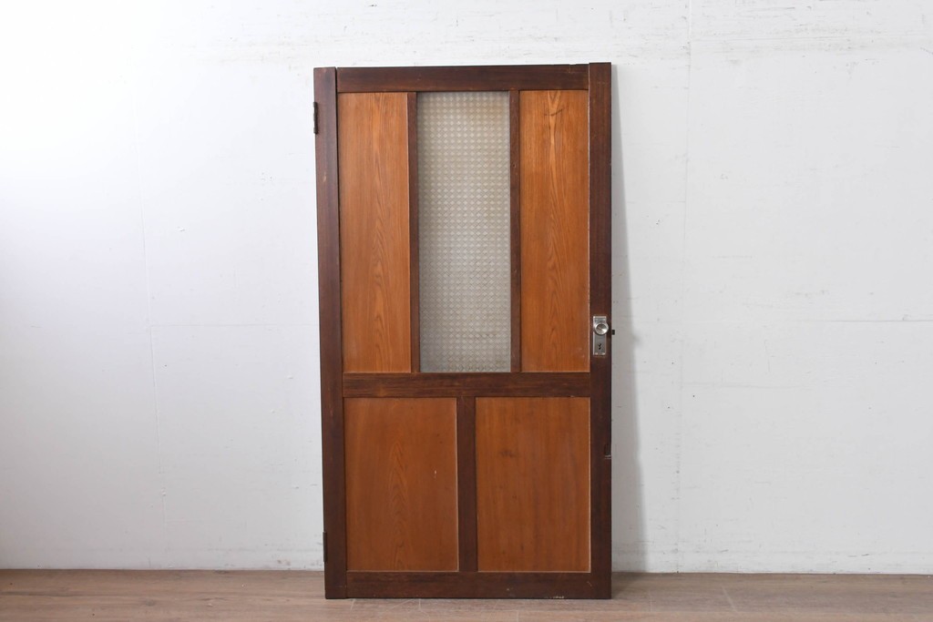 アンティーク建具　昭和初期　大正ロマン　異なる木色のコントラストが目を引くドア1枚　(R-086595)