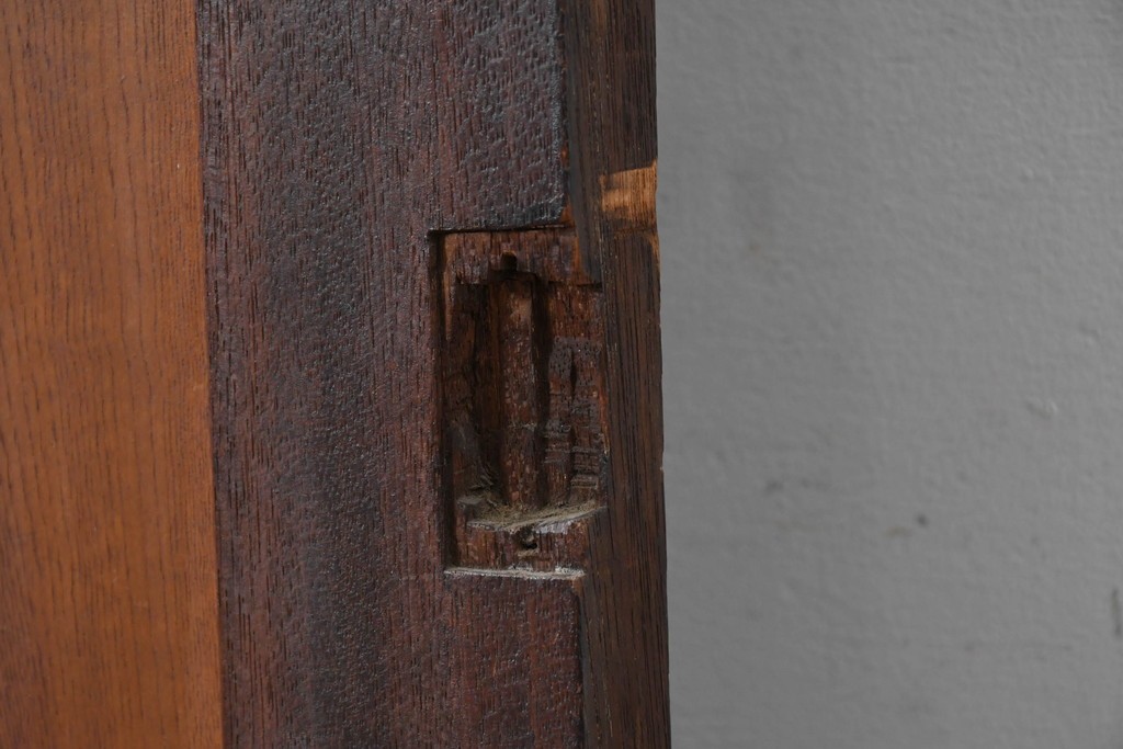 アンティーク建具　昭和初期　大正ロマン　異なる木色のコントラストが目を引くドア1枚　(R-086595)