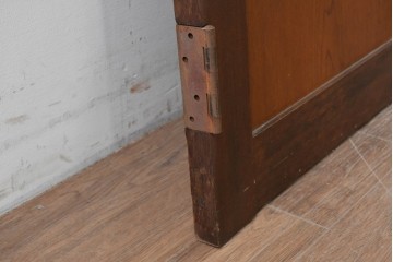 アンティーク建具　昭和初期　大正ロマン　異なる木色のコントラストが目を引くドア1枚　(R-086595)