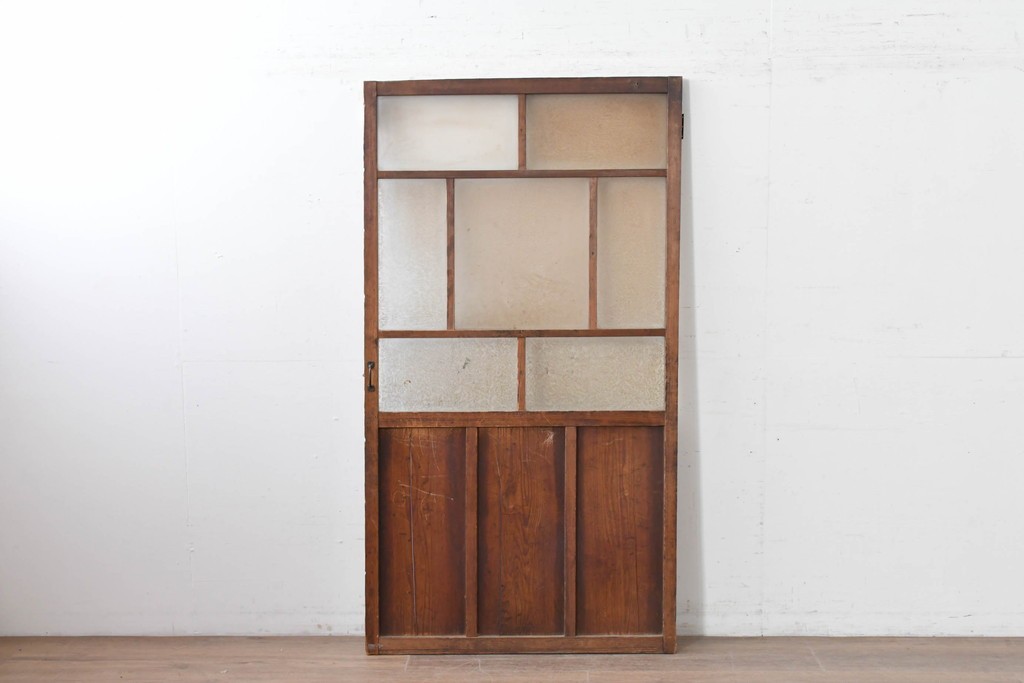 アンティーク建具　大正から昭和初期　大正ロマン　素朴な木味が魅力のガラス扉1枚　(R-086596)