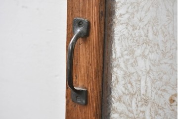 アンティーク建具　大正から昭和初期　大正ロマン　素朴な木味が魅力のガラス扉1枚　(R-086596)