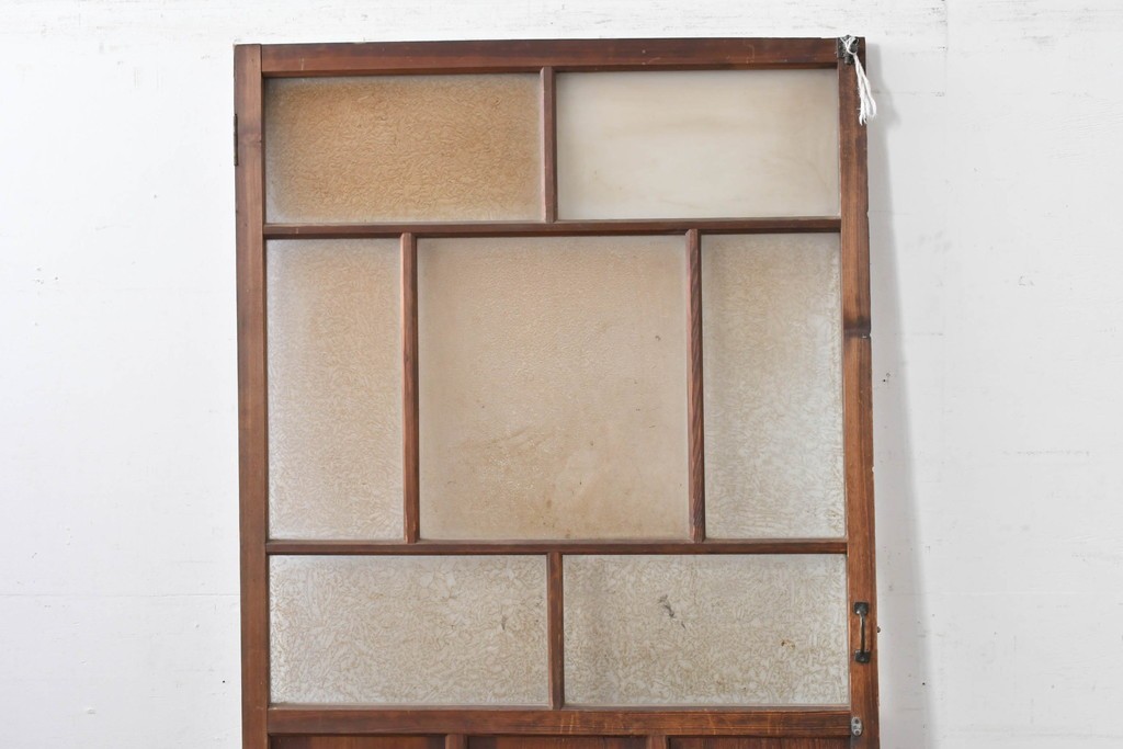 アンティーク建具　大正から昭和初期　大正ロマン　素朴な木味が魅力のガラス扉1枚　(R-086596)