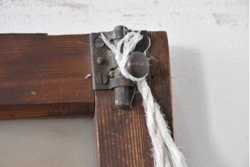 アンティーク建具　大正から昭和初期　大正ロマン　素朴な木味が魅力のガラス扉1枚　(R-086596)