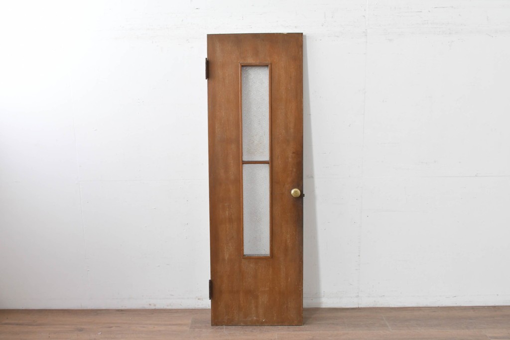 ヴィンテージ建具　昭和中期　ガラス入り　素朴な木味が魅力的な幅狭タイプのドア1枚　(R-086598)