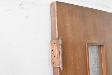 ヴィンテージ建具　昭和中期　ガラス入り　素朴な木味が魅力的な幅狭タイプのドア1枚　(R-086598)