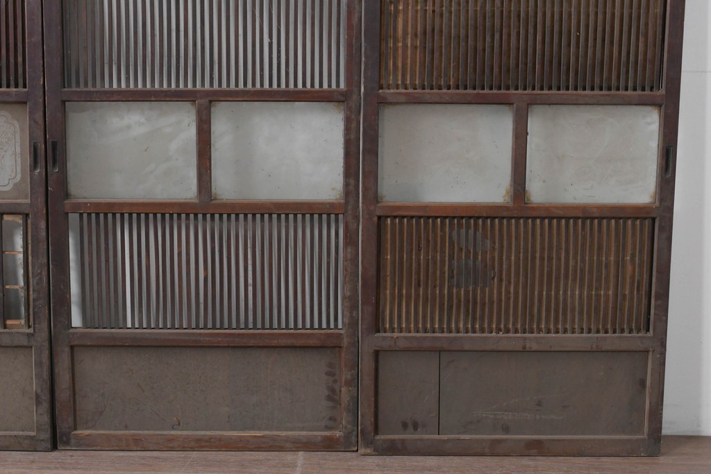 和製アンティーク　大正期から昭和初期　すっきりとした幅狭格子戸4枚セット　(R-086599)