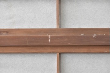 ヴィンテージ建具　昭和中期　裏障子付き　繊細に並んだ格子が美しい格子戸2枚セット　(R-086603)