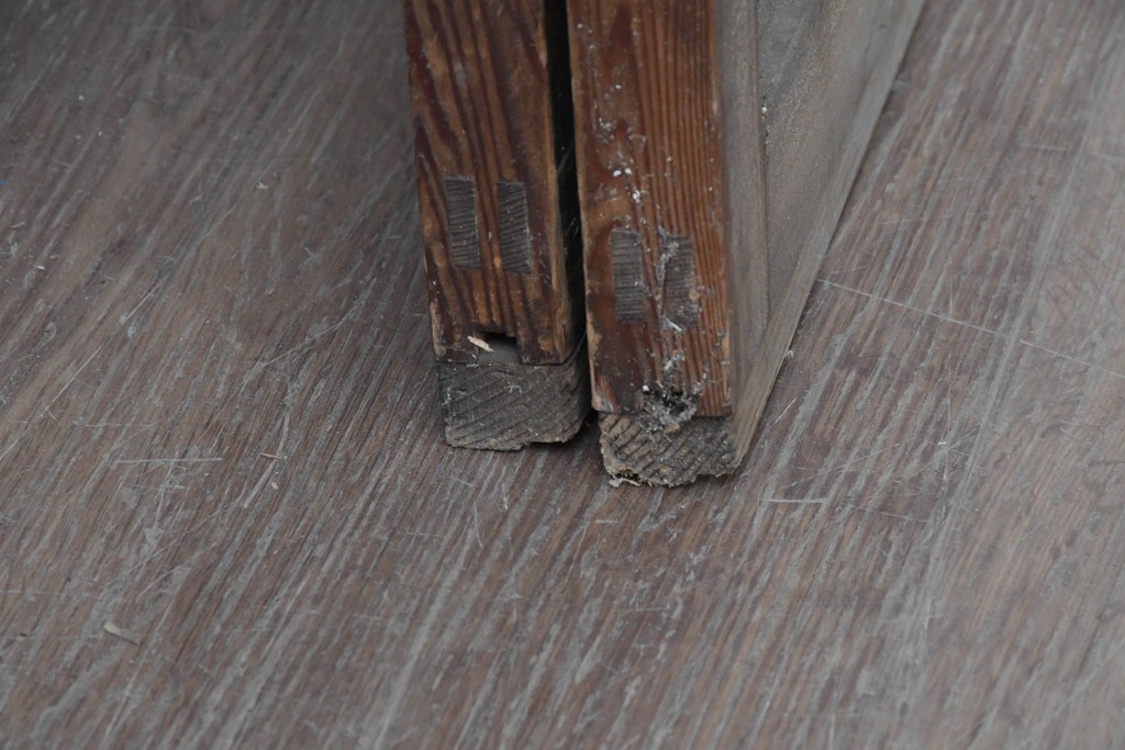 ヴィンテージ建具　昭和中期　裏障子付き　繊細に並んだ格子が美しい格子戸2枚セット　(R-086603)