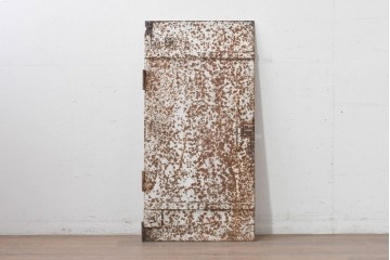 アンティーク建具　大正から昭和初期　無骨な風合いの錆びた鉄扉1枚　(R-086605)