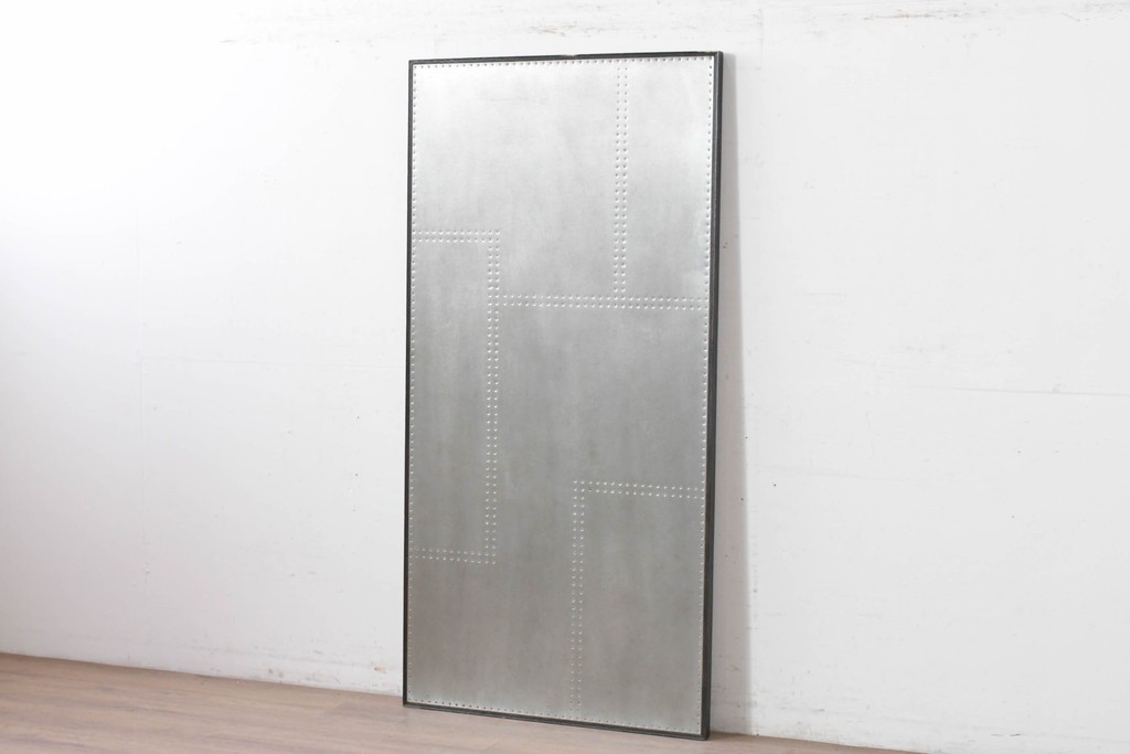 中古　希少な廃番品　CRASH GATE(クラッシュゲート)　GIN FRAME E(ジン フレームE)　トタン　杉材　無骨なデザインのマグネットボード　(R-086608)