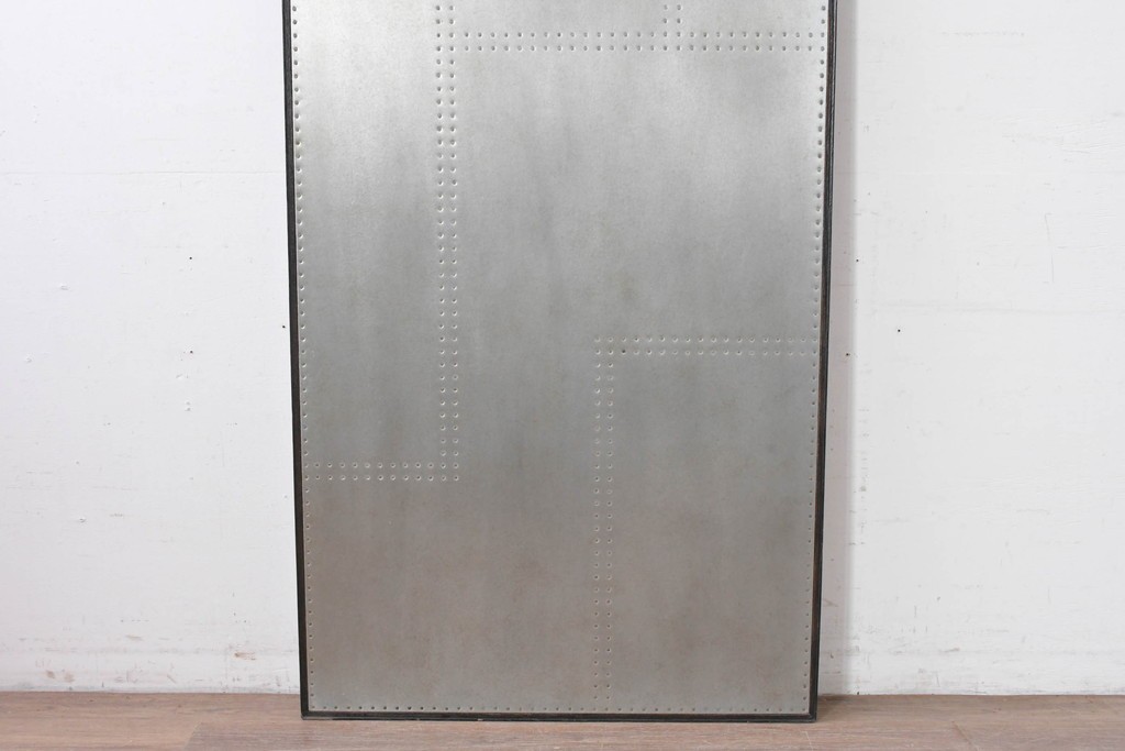 中古　希少な廃番品　CRASH GATE(クラッシュゲート)　GIN FRAME E(ジン フレームE)　トタン　杉材　無骨なデザインのマグネットボード　(R-086608)