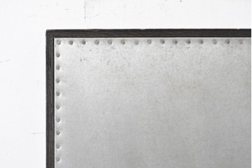 中古　希少な廃番品　CRASH GATE(クラッシュゲート)　GIN FRAME E(ジン フレームE)　トタン　杉材　無骨なデザインのマグネットボード　(R-086608)