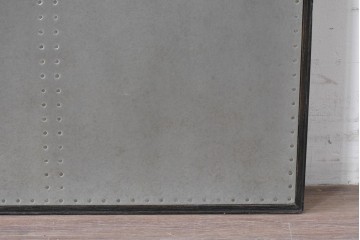 中古　希少な廃番品　CRASH GATE(クラッシュゲート)　GIN FRAME E(ジン フレームE)　トタン　杉材　無骨なデザインのマグネットボード　(R-086608)