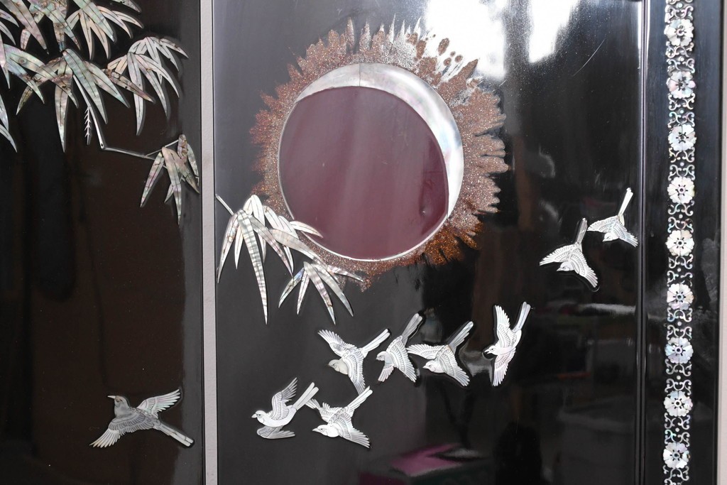 アジアンヴィンテージ　高級品　螺鈿細工が美しい衝立て　定価約180万円　(R-086609)