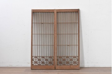 ヴィンテージ建具　昭和後期　すっきりとした縦桟格子に組子細工が映える片面ガラスの書院戸2枚セット　(R-086610)