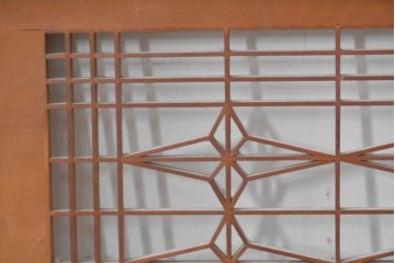 ヴィンテージ建具　昭和後期　松・竹・梅の彫刻入り組子欄間2枚セット　(R-086615)