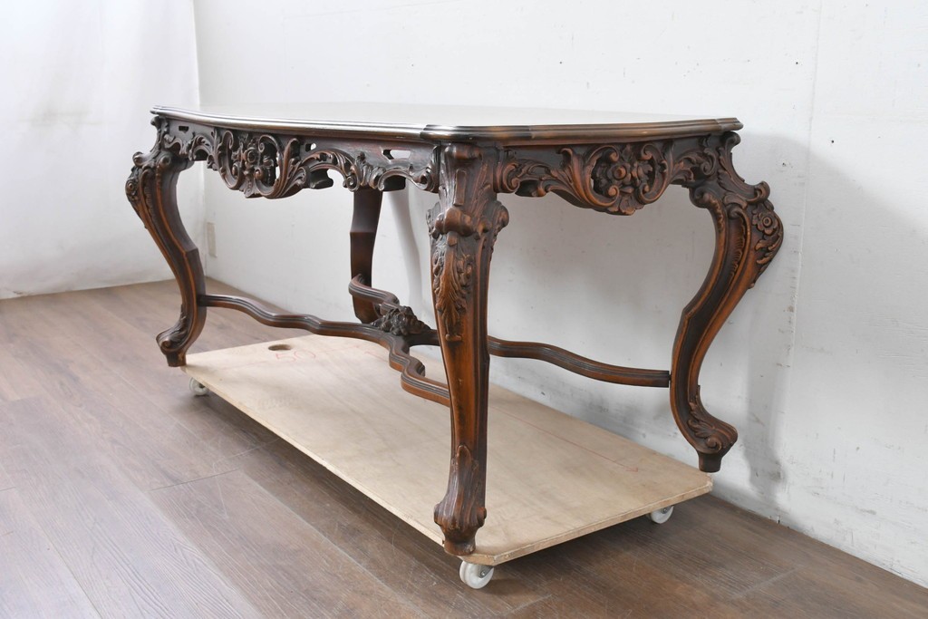 イタリアヴィンテージ　アンティーク調　ロココ様式の彫刻が優雅なサロンテーブル　(R-086617)
