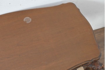 イタリアヴィンテージ　アンティーク調　ロココ様式の彫刻が優雅なサロンテーブル　(R-086617)