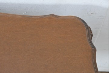 イタリアヴィンテージ　アンティーク調　ロココ様式の彫刻が優雅なサロンテーブル　(R-086617)