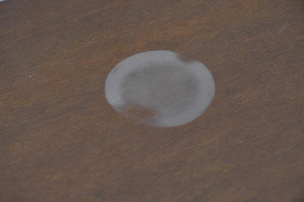 イタリアヴィンテージ　アンティーク調　ロココ様式の彫刻が優雅なサロンテーブル　(R-086617)