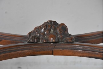 イタリアヴィンテージ　アンティーク調　ロココ様式の彫刻が優雅なサロンテーブル　(R-086617)