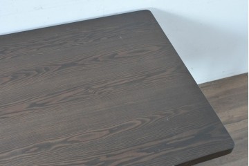 中古　美品　横浜クラシック家具　ノックオンウッド(knockonwood)　タモ材　重厚感のある挽き物脚のダイニングテーブル　定価約55万円　(R-086618)