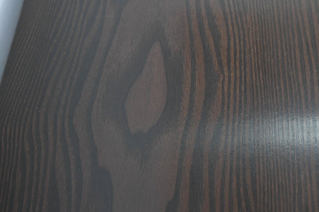 中古　美品　横浜クラシック家具　ノックオンウッド(knockonwood)　タモ材　重厚感のある挽き物脚のダイニングテーブル　定価約55万円　(R-086618)