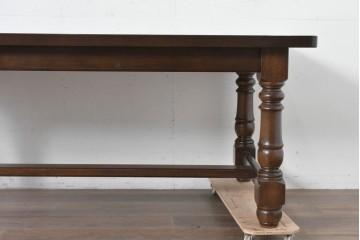 中古　美品　横浜クラシック家具　ノックオンウッド(knockonwood)　タモ材　重厚感のある挽き物脚のダイニングテーブル　定価約55万円　(R-086618)