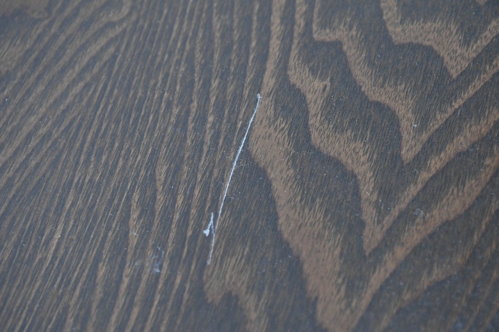 中古　美品　横浜クラシック家具　ノックオンウッド(knockonwood)　タモ材　重厚感のある挽き物脚のダイニングテーブル　定価約55万円　(R-086618)