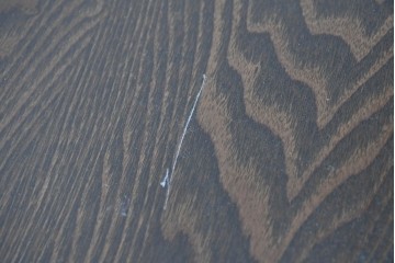 中古　美品　横浜クラシック家具　ノックオンウッド(knockonwood)　タモ材　重厚感のある挽き物脚のダイニングテーブル　定価約55万円　(R-086618)