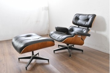 中古　Herman Miller(ハーマンミラー)　本革　こだわり抜かれた座り心地のイームズラウンジチェアとオットマンのセット　定価約113万円　(R-086620)