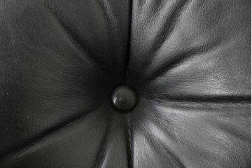 中古　Herman Miller(ハーマンミラー)　本革　こだわり抜かれた座り心地のイームズラウンジチェアとオットマンのセット　定価約113万円　(R-086620)