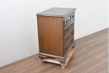 中古　超美品　使用感ほぼなし　横浜クラシック家具　ノックオンウッド(knockonwood)　楢(ナラ)材　クラシカルな引手金具のチェスト　定価約25万円　(R-086621)