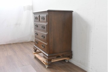 中古　超美品　使用感ほぼなし　横浜クラシック家具　ノックオンウッド(knockonwood)　楢(ナラ)材　クラシカルな引手金具のチェスト　定価約25万円　(R-086621)