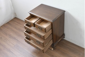 中古　超美品　使用感ほぼなし　横浜クラシック家具　ノックオンウッド(knockonwood)　楢(ナラ)材　クラシカルな引手金具のチェスト　定価約25万円　(R-086621)
