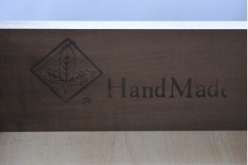 中古　超美品　使用感ほぼなし　横浜クラシック家具　ノックオンウッド(knockonwood)　楢(ナラ)材　クラシカルな引手金具のチェスト　定価約25万円　(R-086621)