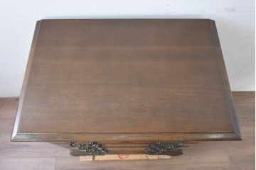 中古　超美品　使用感ほぼなし　横浜クラシック家具　ノックオンウッド(knockonwood)　楢(ナラ)材　クラシカルな引手金具のチェスト　定価約25万円　(R-086621)