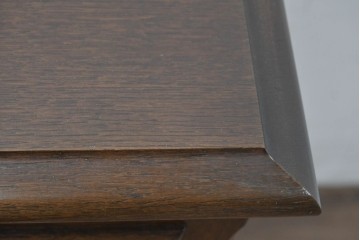 中古　超美品　使用感ほぼなし　横浜クラシック家具　ノックオンウッド(knockonwood)　楢(ナラ)材　クラシカルな引手金具のチェスト　定価約25万円　(R-086621)