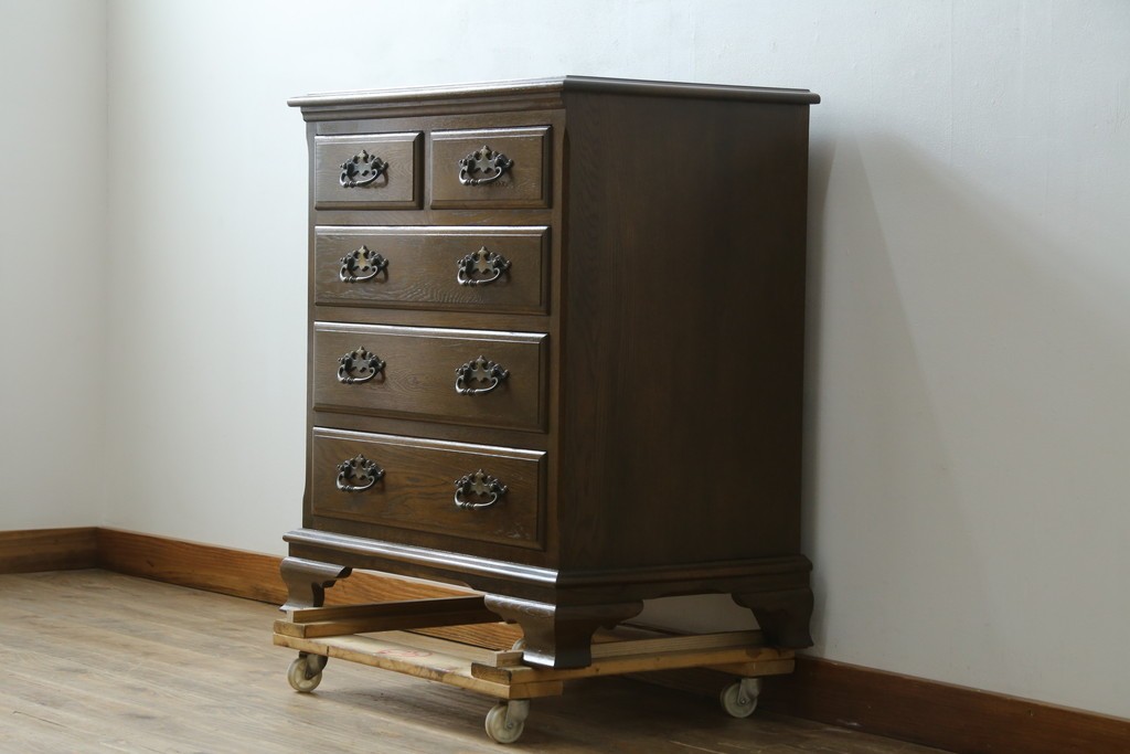中古　超美品　使用感ほぼなし　横浜クラシック家具　ノックオンウッド(knockonwood)　楢(ナラ)材　クラシカルな引手金具のチェスト　定価約25万円　(R-086621)