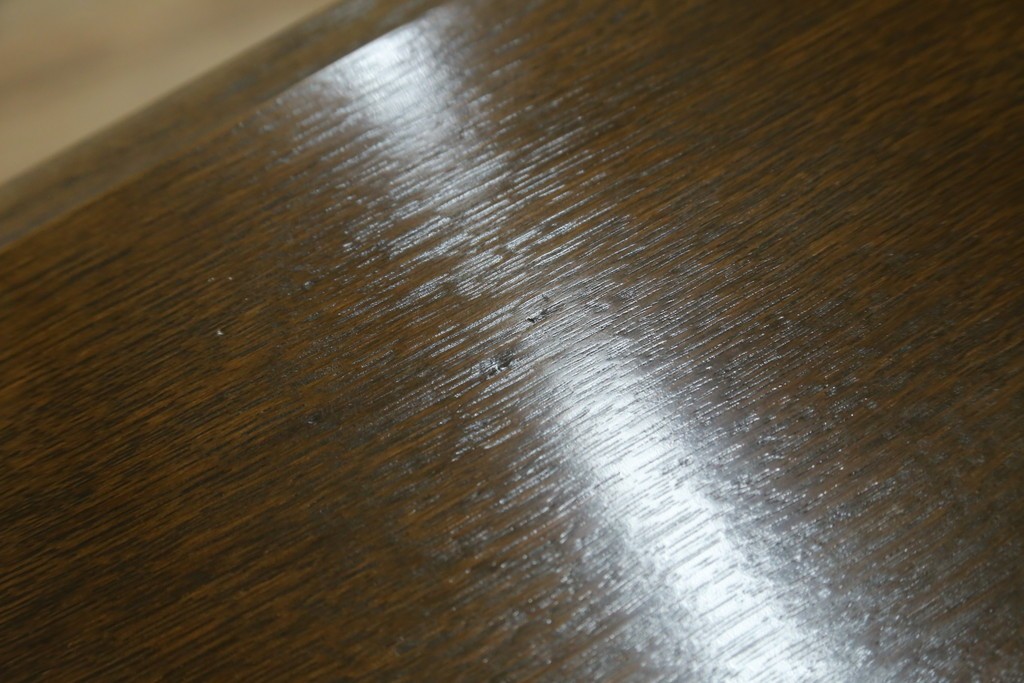 中古　超美品　使用感ほぼなし　横浜クラシック家具　ノックオンウッド(knockonwood)　楢(ナラ)材　クラシカルな引手金具のチェスト　定価約25万円　(R-086621)