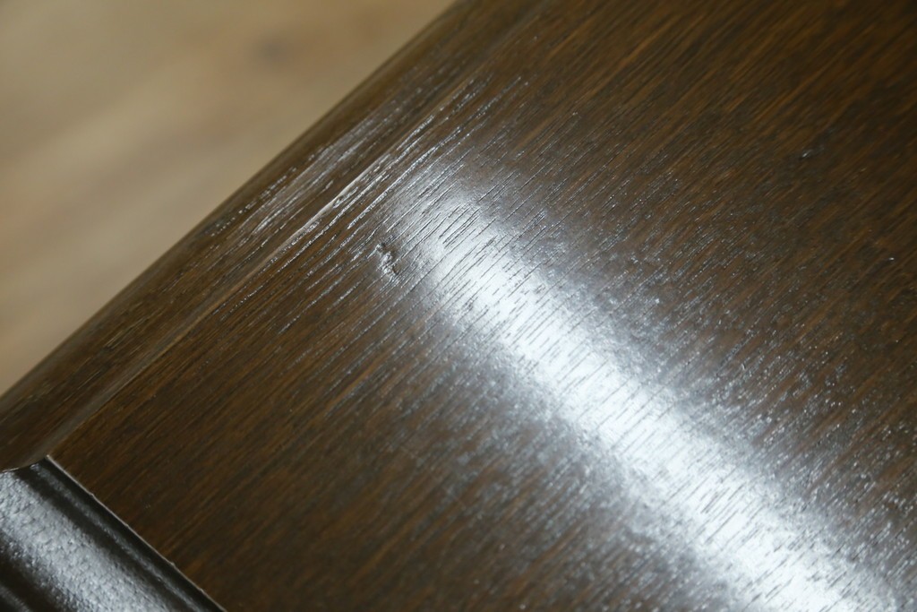 中古　超美品　使用感ほぼなし　横浜クラシック家具　ノックオンウッド(knockonwood)　楢(ナラ)材　クラシカルな引手金具のチェスト　定価約25万円　(R-086621)