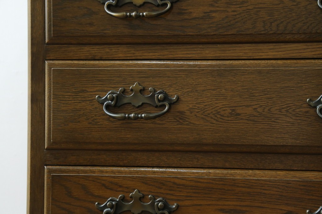 中古　超美品　使用感ほぼなし　横浜クラシック家具　ノックオンウッド(knockonwood)　楢(ナラ)材　クラシカルな引手金具のチェスト　定価約25万円　(R-086621)