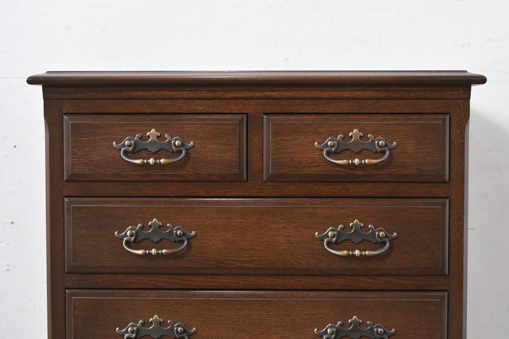 中古　超美品　使用感ほぼなし　横浜クラシック家具　ノックオンウッド(knockonwood)　楢(ナラ)材　クラシカルな引手金具のチェスト　定価約25万円　(R-086622)